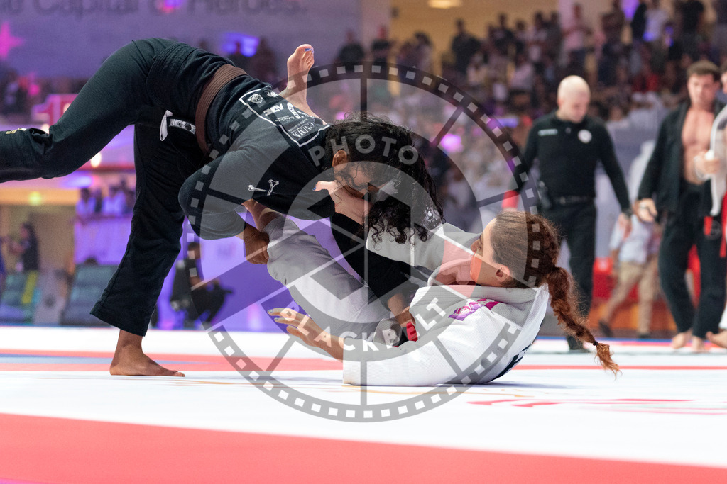 20231109PBB4065 | Fighters compete during the AJP World Professional Championship in the Mubadala Arena in Abu Dhabi, Arab United Emirates, on November 9, 2023.
