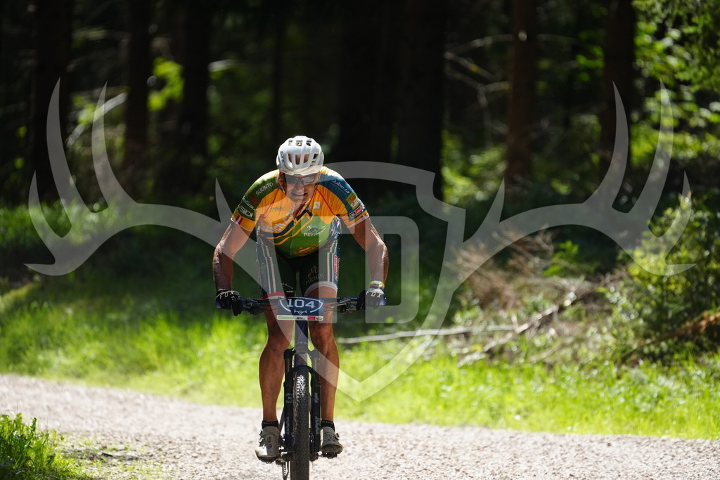 FC101957 | Fotogalerie der Treibjagd im Dunkelwald - Dein MTB Etappenrennen im Erzgebirge - Realisiert mit Pictrs.com
