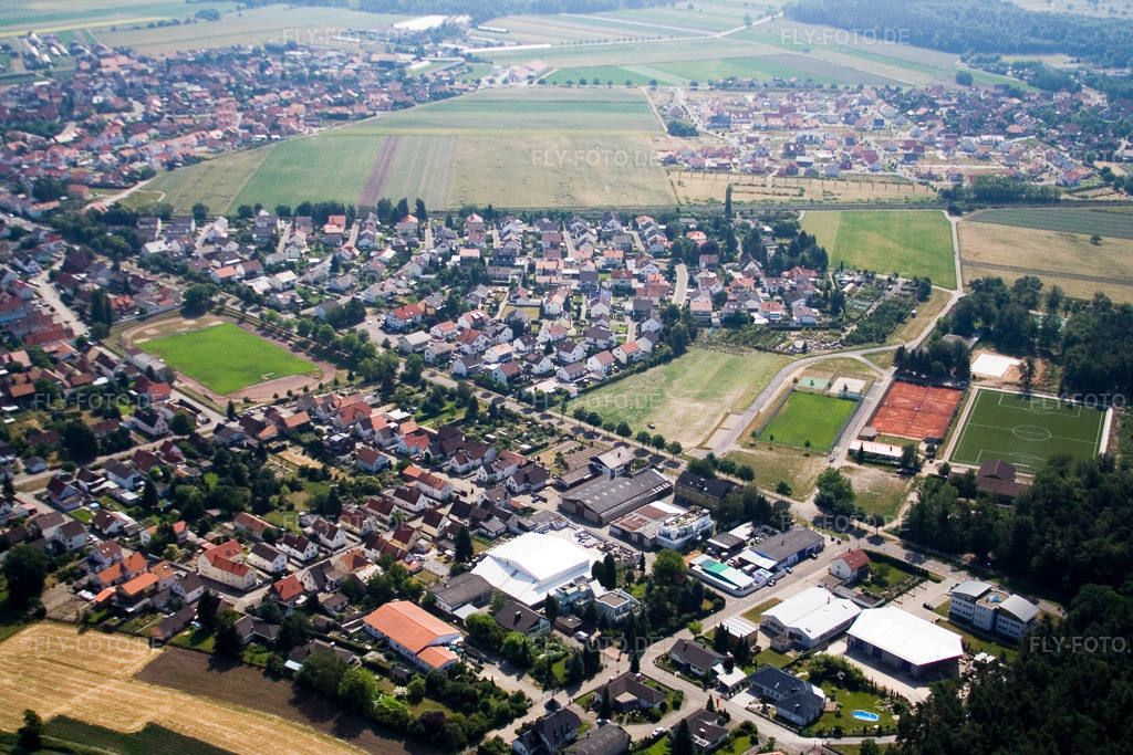 Luftbild: Ensemble der Sportplatzanlagen Sportverein Olympia in Rheinzabern im Bundesland Rheinland-Pfalz in Deutschland. Foto: IMG_2814.jpg vom 18.06.2006 durch Werner Riehm/FLY-FOTO.de