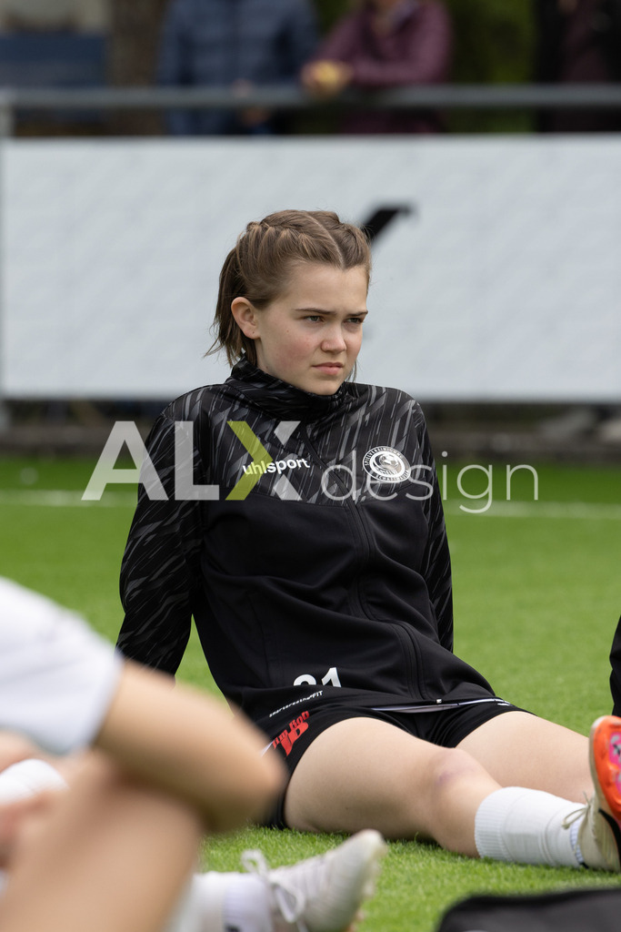 Fußball I Frauen I Saison 2025-2026 I Frauen 3. Liga | FVRZ Gruppe 2 | 18. Spieltag I Spielvereinigung Schaffhausen Damen 1 - Team Furttal Zürich I 17.05.2026 | Hochwertige Sportfotos kaufen & lizenzieren für Medien, Vereine, Agenturen & Sportler:innen. Entdecke professionelle Sportfotografie im Bildshop von Alexander Franzen. - Realisiert mit Pictrs.com
