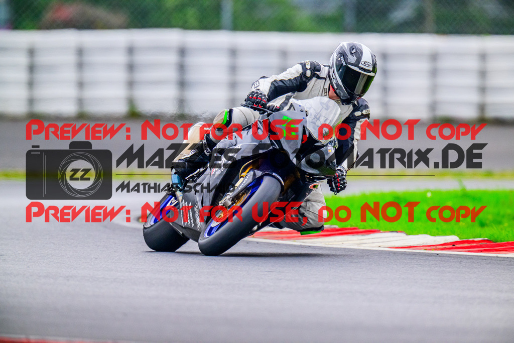 MaZZes_FotoMatrix_240910_6007705_2-21 | WEISS