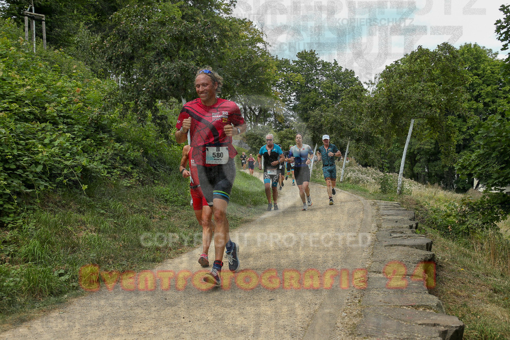 250824_1346_EX1_3593 | Sportfotografie im Rhein-Sieg Kreis, Köln, Bonn, NRW, Rheinland Pfalz, Hessen, etc. Unser Tätigkeitsfeld umfasst den Laufsport vom Volkslauf über den Marathon, Duathlon, Triathon bis zum Ultralauf wie Kölnpfad Ultra oder Schindertrail.