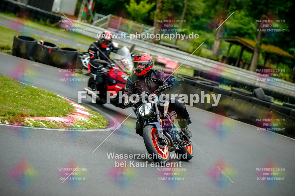 VBK-3869 | Hier findet Ihr Bilder von Touristenfahrten auf der Nürburgring Nordschleife oder von anderen Veranstaltungen die ich besucht habe. Viel Spass beim Durch Schauen 