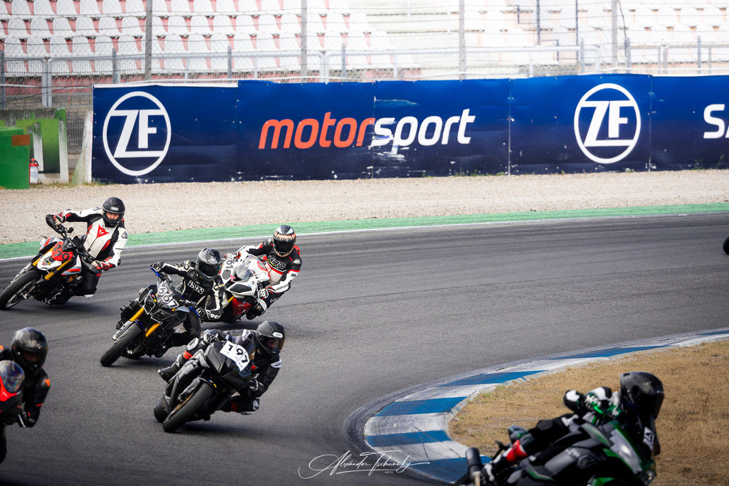 Ducati Trackday Hockenheimring 2026 | Entdecken Sie die faszinierende Welt von Alexander Tschuncky Arts: Kreative Fotografie, atemberaubende Automobilkunst und hochwertiger Bilderdruck. Lassen Sie sich inspirieren! - Realisiert mit Pictrs.com