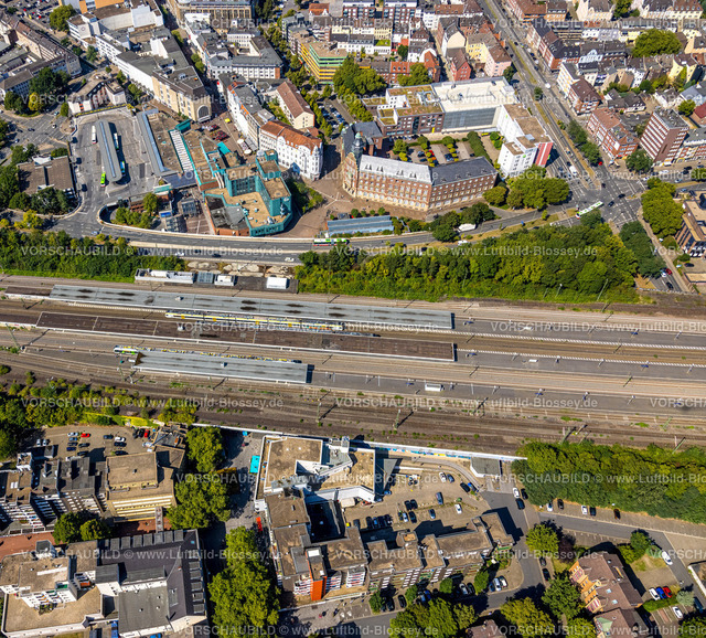 Gelsenkirchen240809163GE-Sued | Luftbild, City und Hbf Hauptbahnhof mit Einkaufszentrum Bahnhofsvorplatz, Hochhaussiedlung Bochumer Straße, Neustadt, Gelsenkirchen, Ruhrgebiet, Nordrhein-Westfalen, Deutschland
