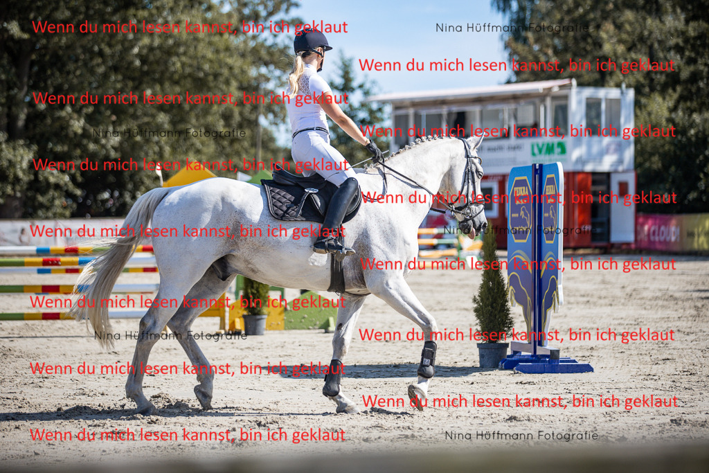 BK1A7087 | Turnierbilder Turnierfotos Nina Hüffmann Turnierfotografie Pferdefotografie Tierzeichnung Haustierzeichnung Pferdezeichnung Hundezeichnung Videograf  - Realisiert mit Pictrs.com
