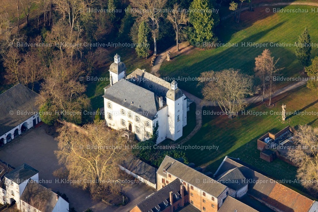 Luftbild Moers-8256 | Luftbildfotografie Luftbild Palais des Schloss " Schloss Lauersfort " an der Straße Torallee im Ortsteil Kapellen in Moers i - Realisiert mit Pictrs.com