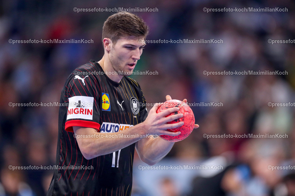 DHB07112401061 | 07.11.2024, Handball, EHF EURO Qualifiers, Deutschland - Schweiz, SAP Arena Mannheim: Lukas Zerbe (GER #17)