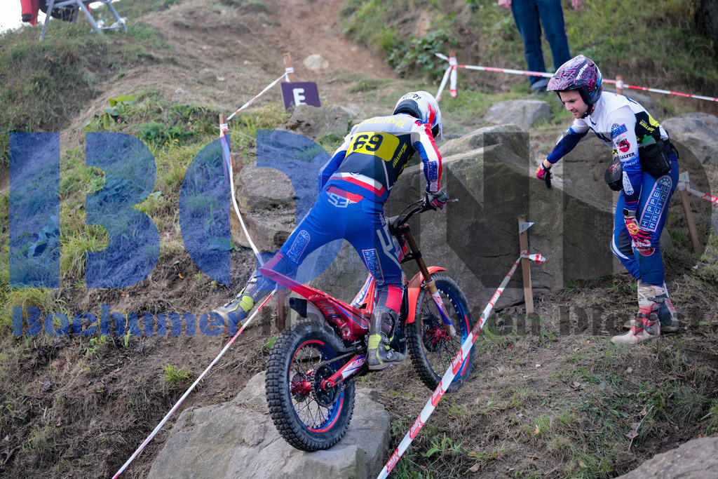 SES_DMTRIA20240929-50 | bond - Realisiert mit Pictrs.com