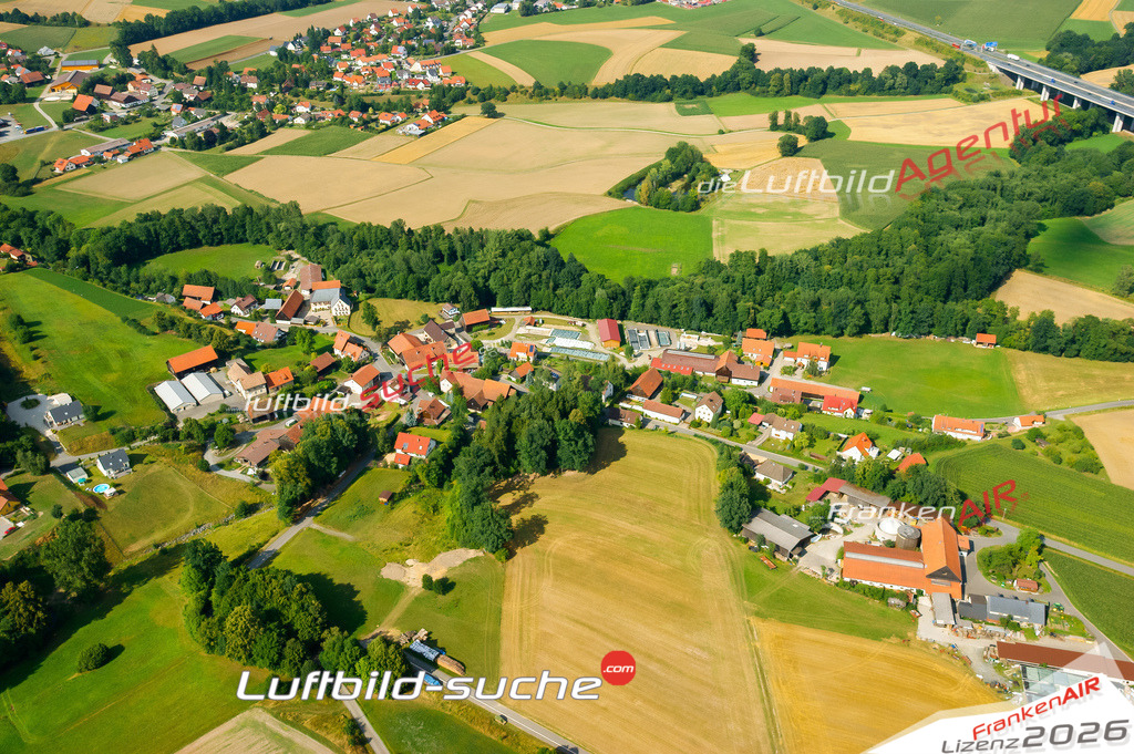 Die Luftaufnahme Kremitz - Himmelkron wurde vom UL-Flugzeug (keine Drohne) aus fotografiert.Hohe Druck- Auflösung-die Geschenkidee!