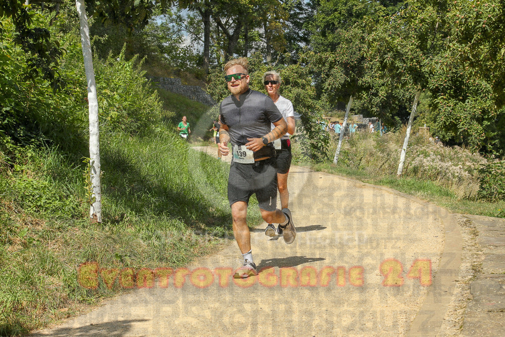 250824_1244_EX1_0375 | Sportfotografie im Rhein-Sieg Kreis, Köln, Bonn, NRW, Rheinland Pfalz, Hessen, etc. Unser Tätigkeitsfeld umfasst den Laufsport vom Volkslauf über den Marathon, Duathlon, Triathon bis zum Ultralauf wie Kölnpfad Ultra oder Schindertrail.