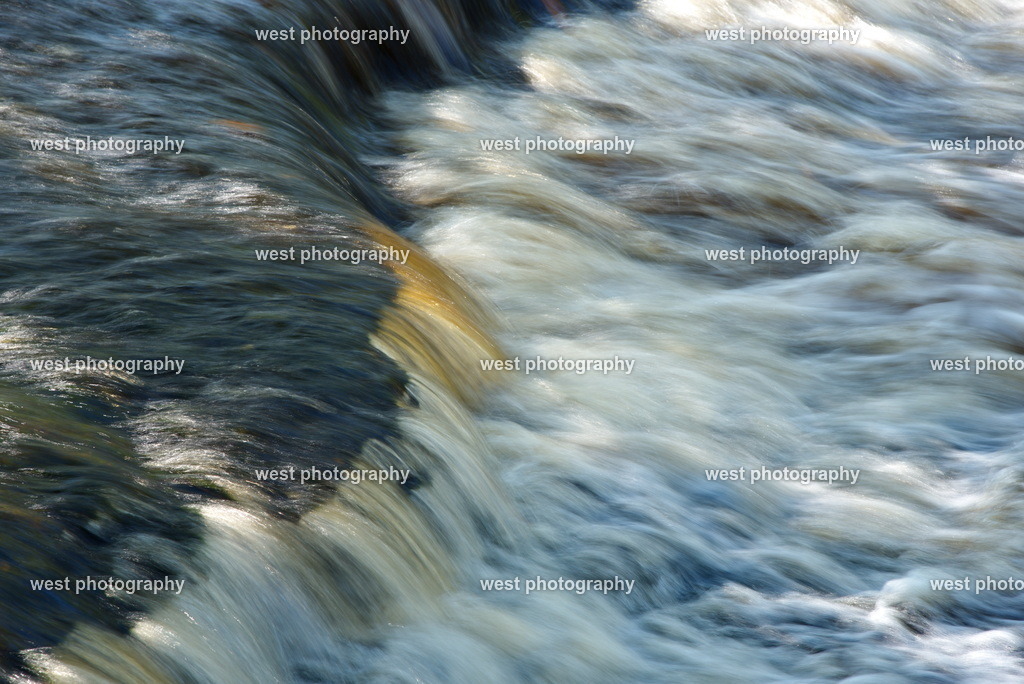 Flowing calm - 2017 EST | west photography - Realisiert mit Pictrs.com