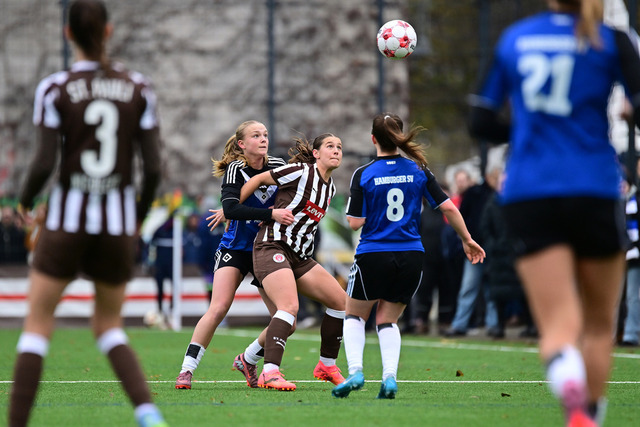 Fußball I Frauen I Saison 2025-2026 I Regionalliga Nord I 10. Spieltag I FC St. Pauli - Hamburger SV U20 I 11980 | Der Sportfotograf. - Realisiert mit Pictrs.com