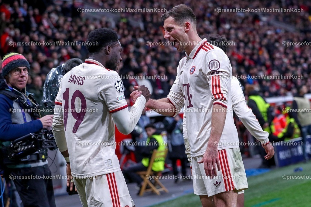 UCL11032502467 | 11.03.2025, Fußball, UEFA Champions League, Bayer 04 Leverkusen - FC Bayern München, Achtelfinale Rückspiel, BayArena, Saison 2024 2025: Torjubel nach dem 2:0 durch Torschütze Alphonso Davies (FC Bayern #19). Zusammen mit Leon Goretzka (FC Bayern #8)DFB regulations prohibit any use of photographs as image sequences and or quasi-video.