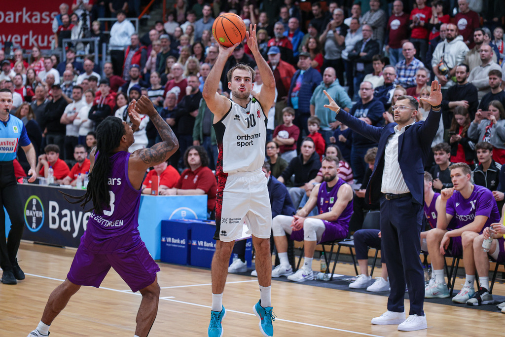 Pro A BAYER GIANTS vs BG Göttingen-155 | Fotos von Basketballspielen aus dem Raum NRW fotografiert von Gero Mueller-Laschet und Daniel Schaefer - Realisiert mit Pictrs.com