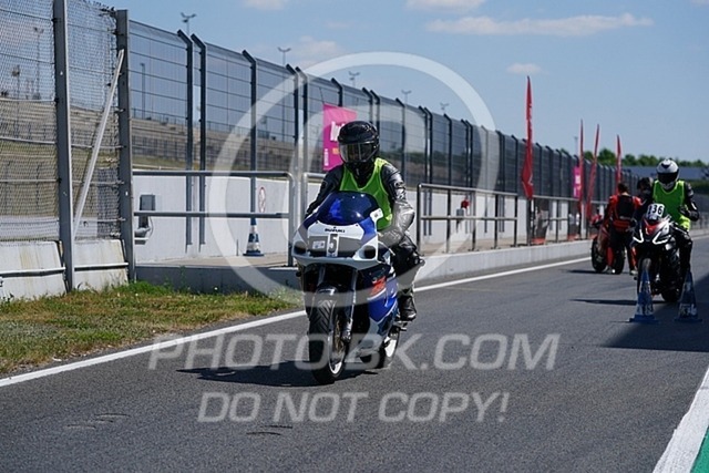 2025_05_12_PBK_11369 | Sportfotografie; SlowMotion; Video; Rennstrecke; Hafeneger; Speer; Racing; RSE; BMW; CBO; Trackday; Motorsportarena; Hockenheimring; Brno; Most; Barcelona; Valencia