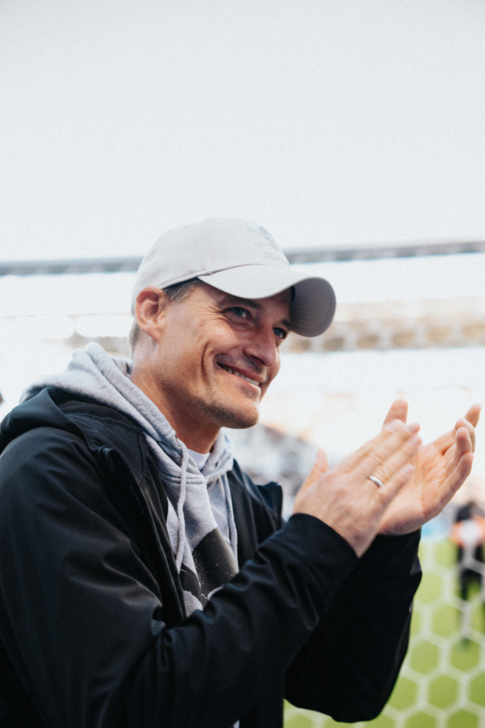 FCP07180 | Der offizielle Shop für FC St. Pauli Fotos. Wähle aus Spielszenen & Fanmomenten dein FCSP Wunschformat. Wir liefern Millerntor-Atmosphäre.
