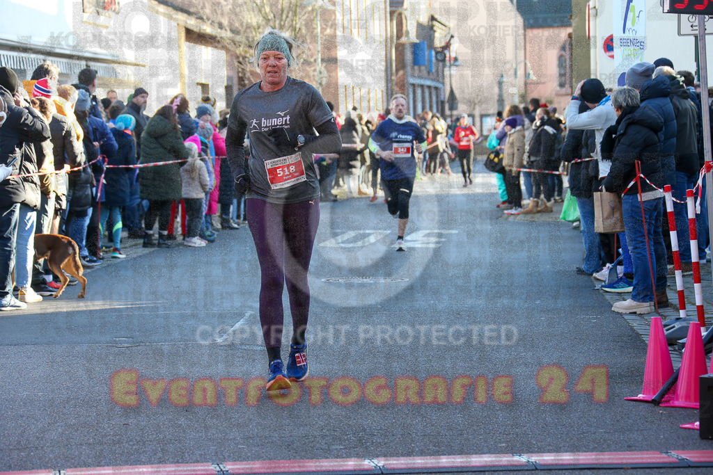 241201_1229_EX1_2367 | Sportfotografie im Rhein-Sieg Kreis, Köln, Bonn, NRW, Rheinland Pfalz, Hessen, etc. Unser Tätigkeitsfeld umfasst den Laufsport vom Volkslauf über den Marathon, Duathlon, Triathon bis zum Ultralauf wie Kölnpfad Ultra oder Schindertrail.