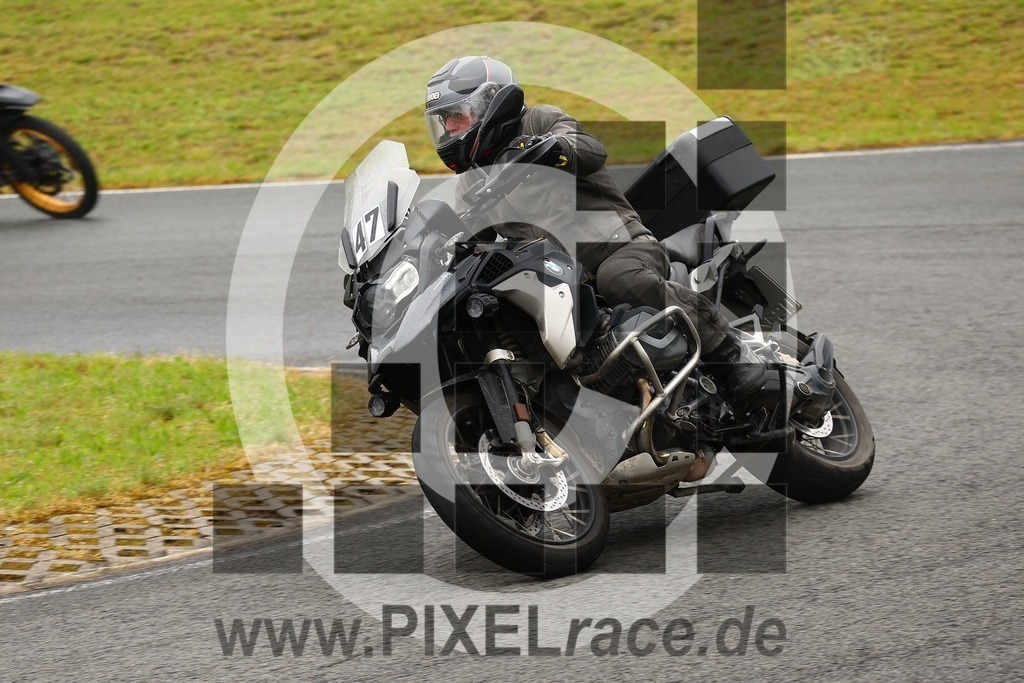 0047-20260511_01010 | Schöne Erinnerungen an spannende Momente - das festzuhalten ist unser Job. PIXELrace.de ist seit 2003 auf den Rennstrecken Europas unterwegs um die Action draußen beim Fahren und die wunderbare Stimmung imm Fahrerlager für euch einzufangen.