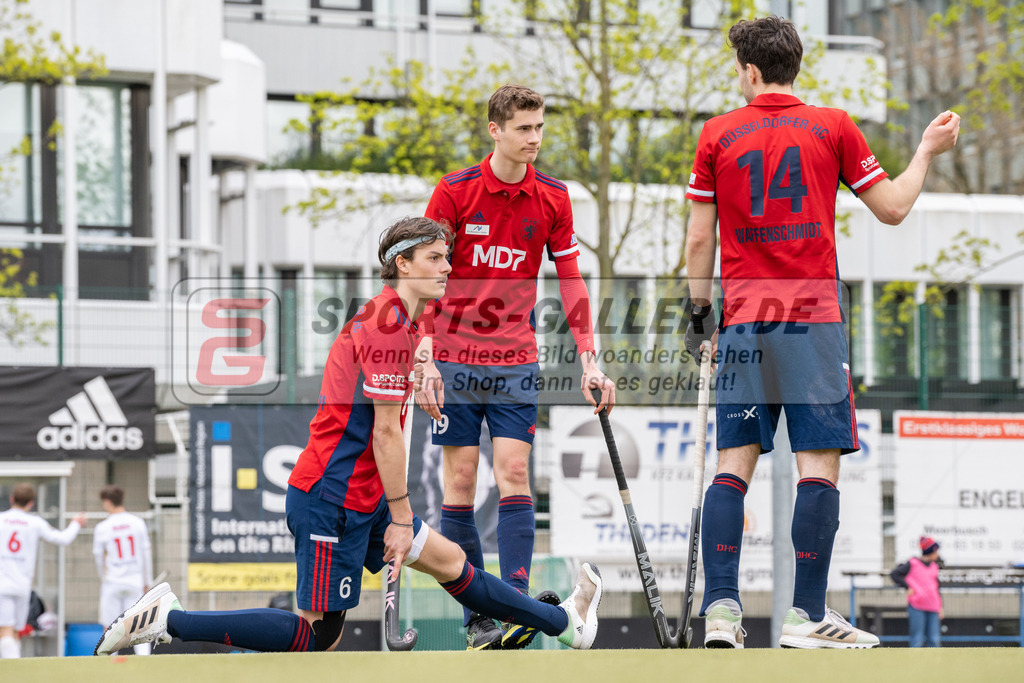 SFE_20230415_0214 | Deutsche Meisterschaft Männliche U16 Halle 2023 am 15.04.2023 in Düsseldorf (Düsseldorfer Hockeyclub 1905 e.V.), Photo: Stephan Fehrmann 2022 (Sports-Gallery),Hartkopf Lasse ( Düsseldorfer HC #6 ),Tim Weingartz ( Düsseldorfer HC #14 ),Schur Leo ( Düsseldorfer HC #19 )
