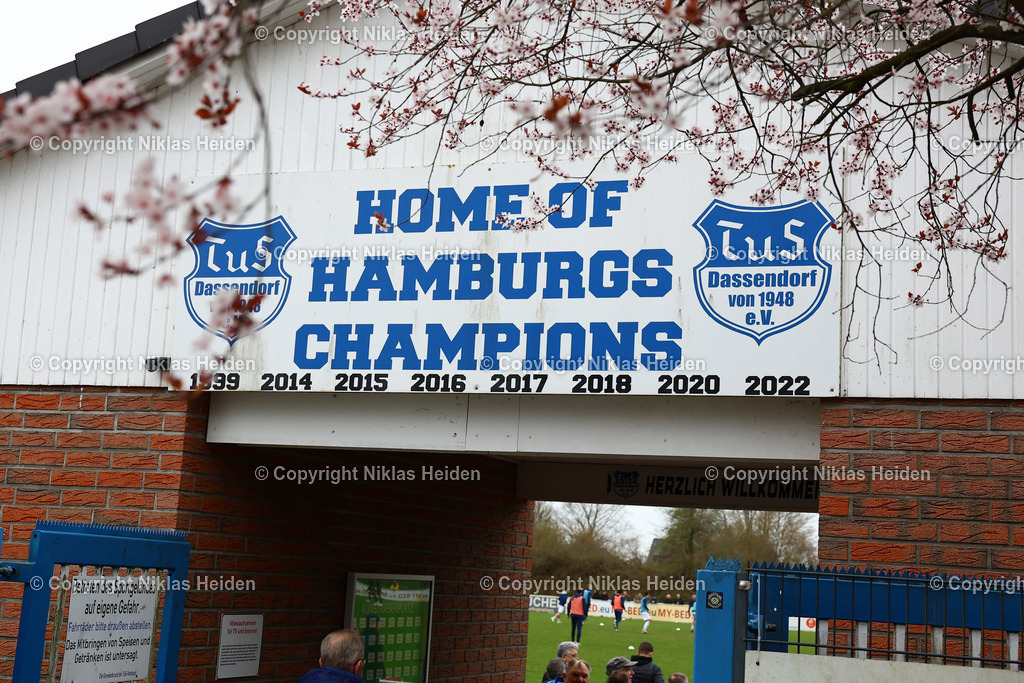 NH_TuSDassendorf_ETSVHamburg_OberligaHamburg_02042026 | Eingang des Stadions der TuS Dassendorf.Fußball I Herren I Gamesright Oberliga Hamburg I Saison 2025-2026  I 18. Spieltag I TuS Dassendorf - ETSV Hamburg I 02.04.2026 I Sportplatz Wendelweg