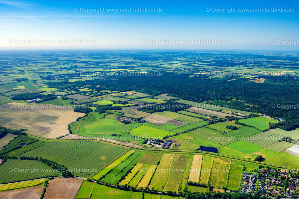Leck_ELS_8052100623 | LECK 10.06.2023 Ortsansicht der Straßen und Häuser der Wohngebiete in Leck im Bundesland Schleswig-Holstein, Deutschland. // Town View of the streets and houses of the residential areas in Leck in the state Schleswig-Holstein, Germany. Foto: Martin Elsen