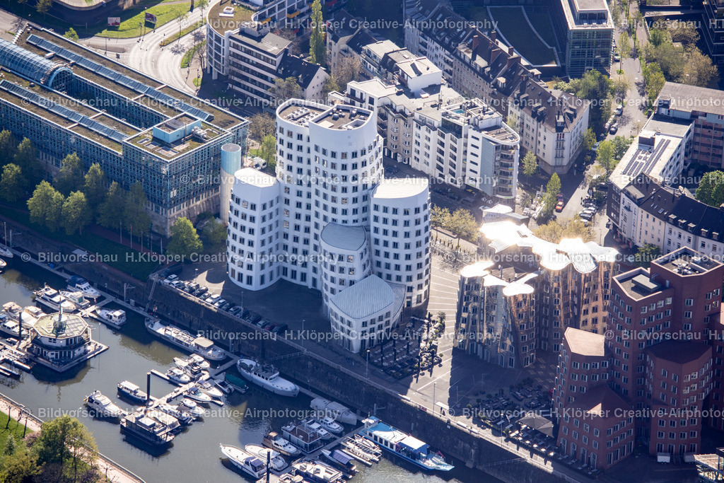 Luftbild Neuer Zollhof _ Meerbar  Düsseldorf 439A3467 | Luftaufnahme Ensemble Gehry Bauten - Neuer Zollhof am Ufer des Rhein im Ortsteil Unterbilk in Düsseldorf im Bundesland Nordrhein-Westfalen, Deutschland - Realisiert mit Pictrs.com