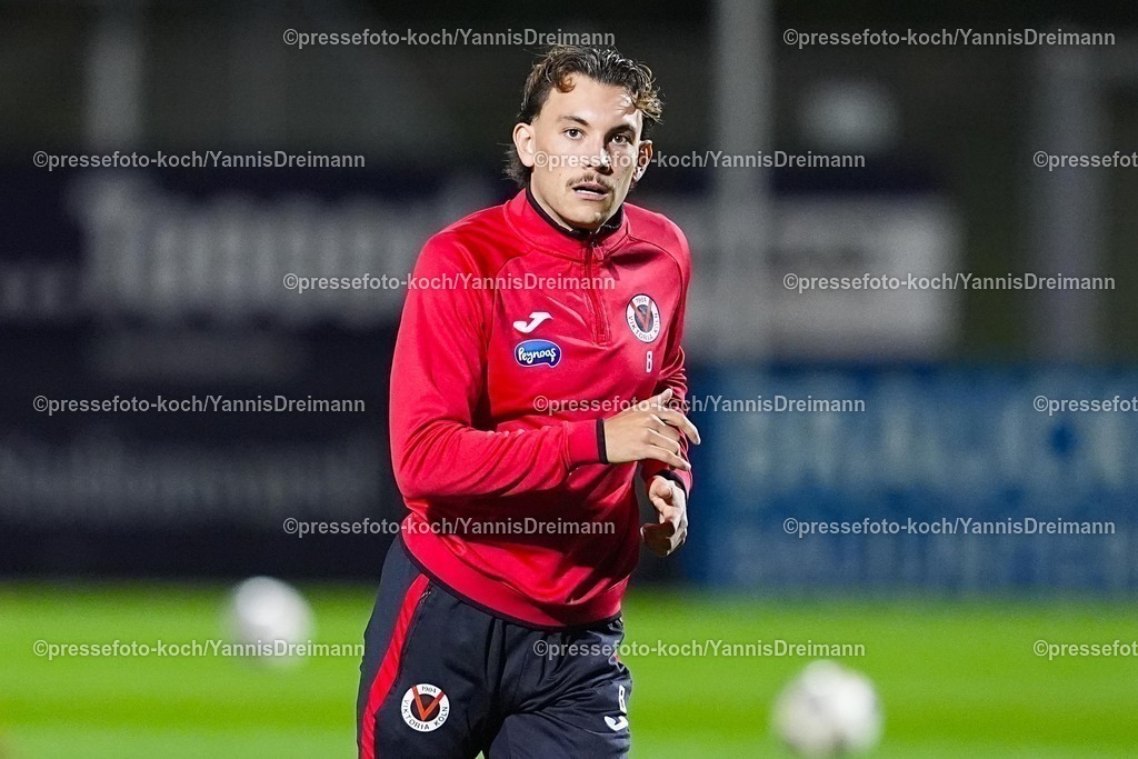xYDR31102501093 | 31.10.2025, xydrx, Fußball, 3.Liga, FC Viktoria Köln - FC Ingolstadt 04, Saison 2025 2026, Sportpark Höhenberg: Florian Engelhardt (FC Viktoria Köln #8)   DFB regulations prohibit any use of photographs as image sequences and or quasi-video.