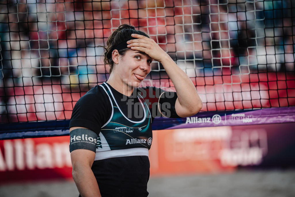 Beachvolleyball | Frauen | Deutsche Meisterschaften 2025 Timmendorfer Strand | 06.09.2025 | Anna-Lena Grüne freut sich nach dem Sieg im Halbfinale