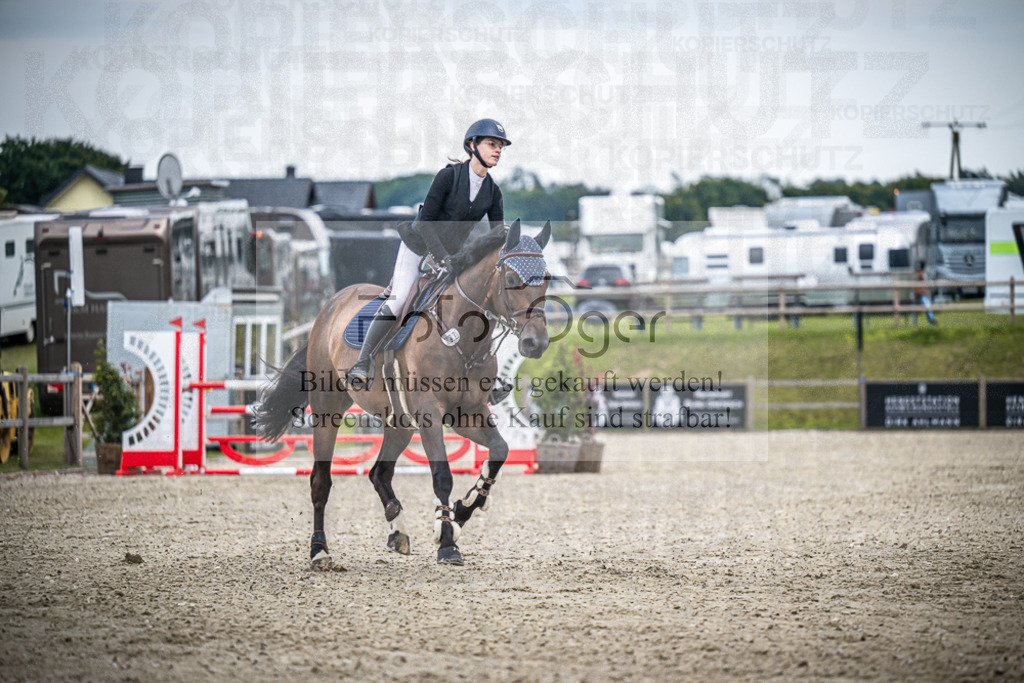 DOS_4835 | Entdecke hochwertige Reitturnierfotos von Foto Oger. Professionell, emotional und authentisch – jetzt Lieblingsmomente im Shop bestellen.Deutschlandweite Turnierfotografie. - Realisiert mit Pictrs.com