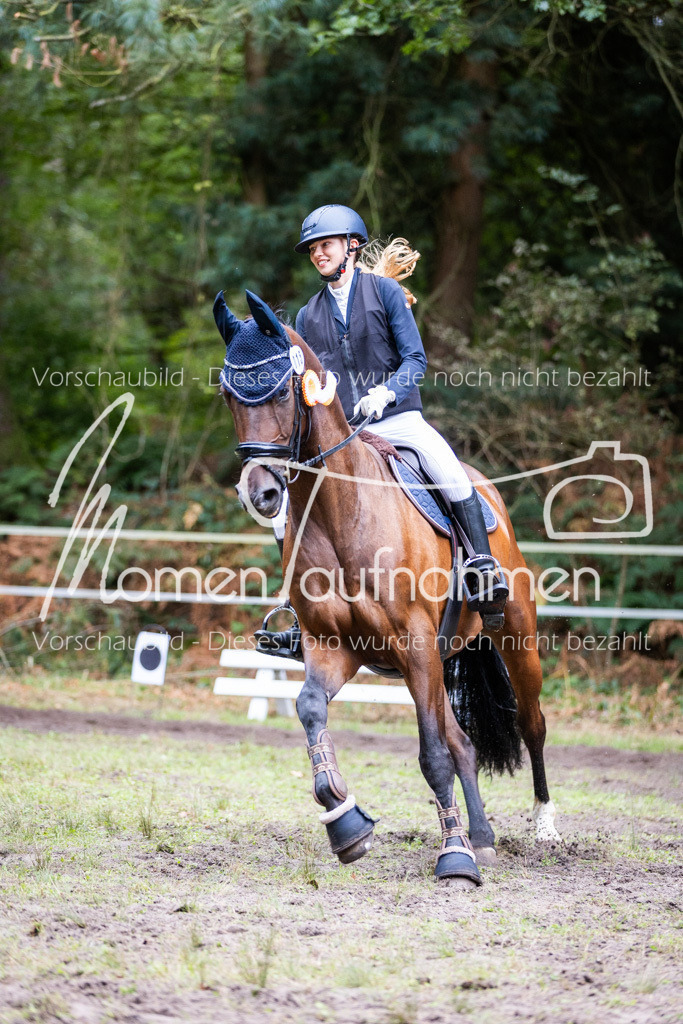 HB-Springreiter-073 | MomenTaufnahmen Pferdesportfotos