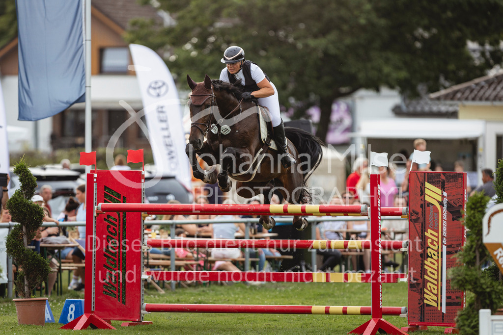 240719_LC_Youngster-S-611 | Deine schönsten Turniermomente als professionelle Fotos! Entdecke hochwertige Pferdesport-Fotografie im Online-Shop. Jetzt Fotos finden & bestellen!