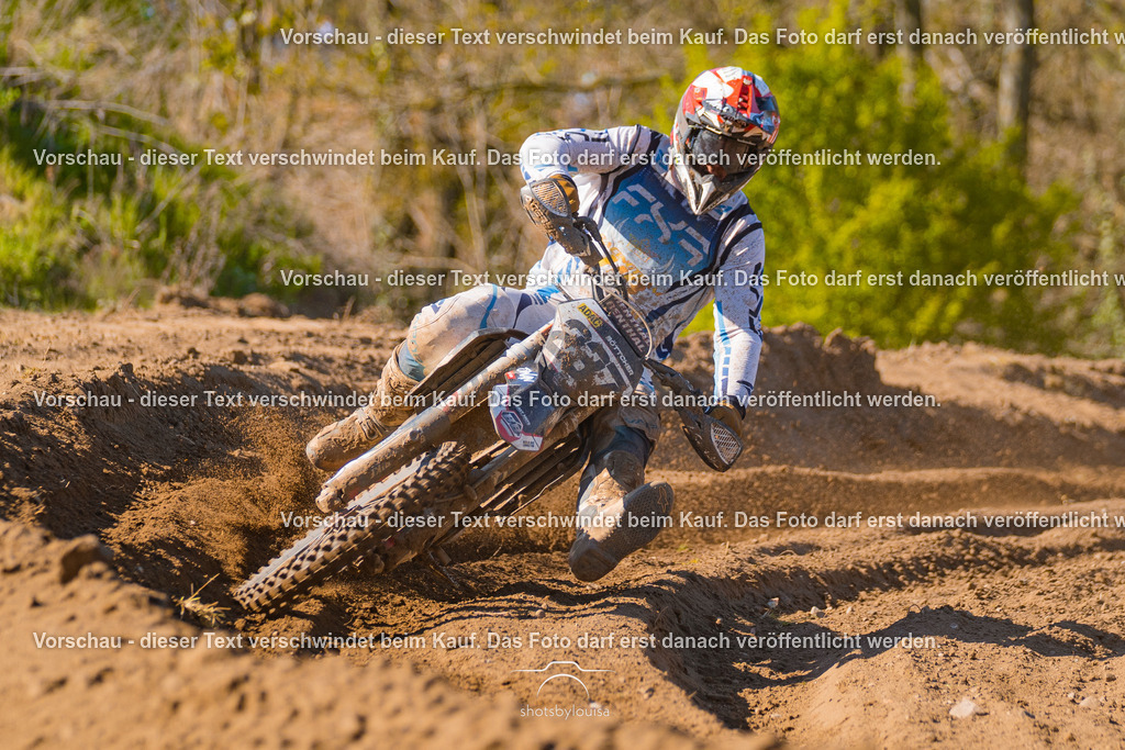 20260501_MCWriezen-4099 | Sportfotografin aus Berlin-Brandenburg mit Fokus auf Motocross. Ich halte deine sportliche Leistung und echte Emotionen auf und neben der Strecke professionell fest. Entdecke die Fotos von deinem Rennen und bestelle sie direkt hier im Shop.