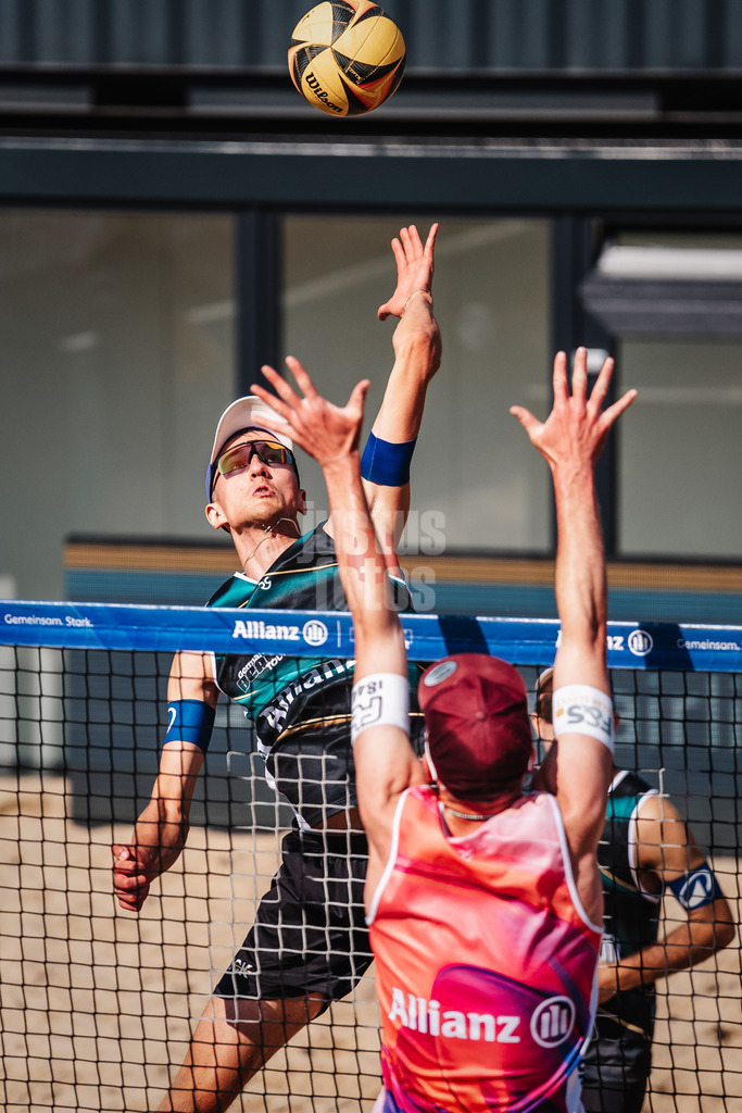 Beachvolleyball | Männer | Allianz German Beach Tour 2025 | Tourstop Hamburg | 31.05.2025 | Momme Lorenz beim Angriff