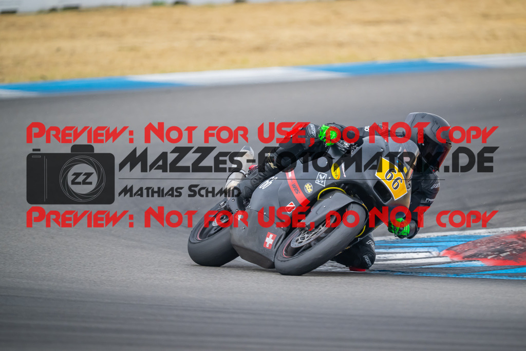 MaZZes-Fotomatrix-20260809-582102 | R1