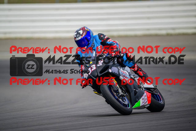 MaZZes_Fotomatrix_20250421_6007705_3759 | GELB