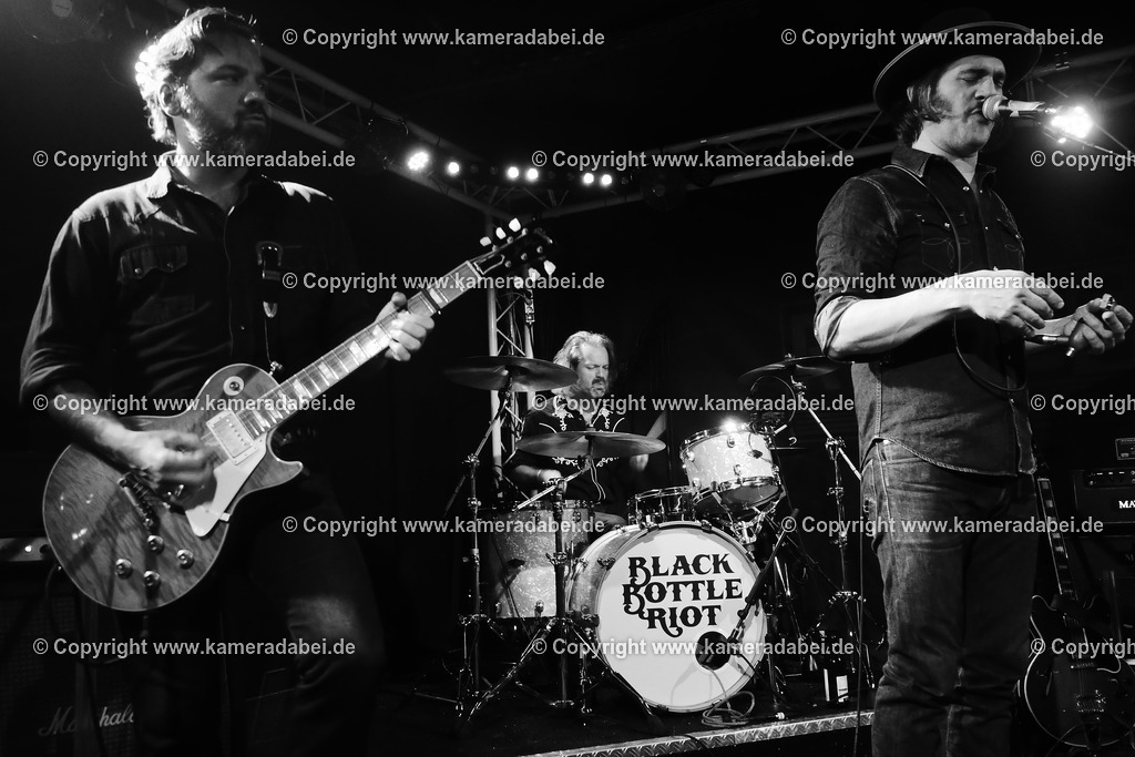 Konzert : Black Bottle Riot am 14.11.2025 im Rare Guitar in Münster | Konzert : Black Bottle Riot am 14.11.2025 im Rare Guitar in Münster - Realisiert mit Pictrs.com