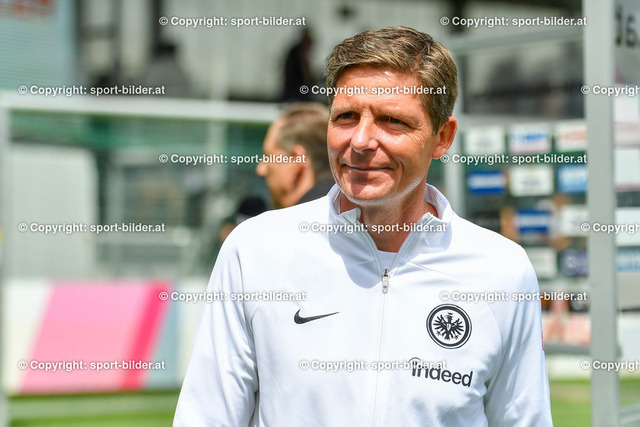 AUT, Lask (AUT) vs Eintracht Frankfurt (GER), Testspiel, Vorbereitung 2022-23 | 09.07.2022, Raiffeisen Arena Pasching, AUT, Testspiel Vorbereitung 2022-23, Lask (AUT) vs Eintracht Frankfurt (GER),  im Bild Oliver Glasner, Head Coach Eintracht Frankfurt (Eintracht Frankfurt)

// Test Match, New Season 2022-23 Lask (AUT) vs Eintracht Frankfurt (GER) in Pasching, Austria on 2022/07/09