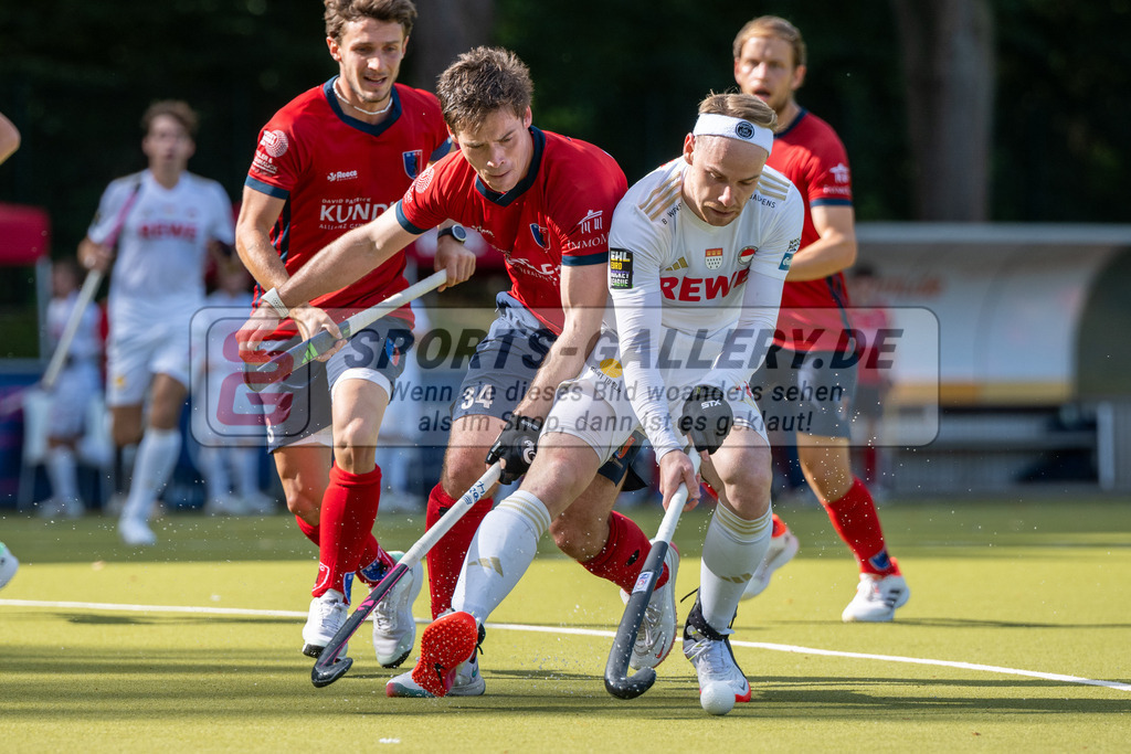 SFE_20230923_0052 | Hockey 1. Bundesliga Herren Rot-Weiss - Berliner HC am 23.09.2023 in Köln (KTHC Stadion Rot-Weiss Köln Tennis and Hockey Club), Photo: Stephan Fehrmann 2023 (Sports-Gallery),Christopher Rühr ( Rot-Weiss Köln #17 ) ,Jonas Poeschel ( Bremer HC #4 )