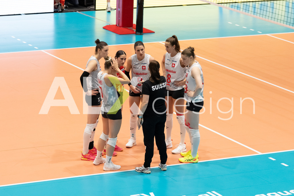 Georgia v Switzerland - CEV European League Women | KRIENS, SWITZERLAND - JUNE 12: Team of Switzerland during the CEV European League match between Georgia and Switzerland at Pilatus Arena on June 12, 2026 in Kriens, Switzerland. - Realisiert mit Pictrs.com