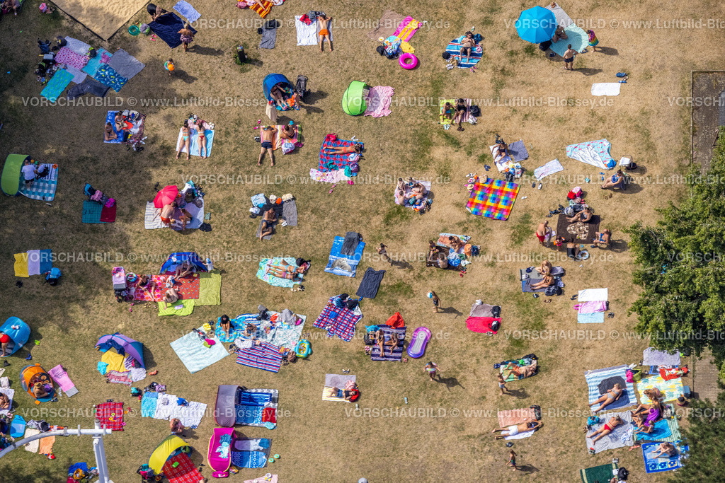 Oberhausen220800811 | Luftbild, Revierpark Vonderort, Vonderort Freibad, Schwimmbad und Badegäste, Liegewiese, Osterfeld, Oberhausen, Ruhrgebiet, Nordrhein-Westfalen, Deutschland
