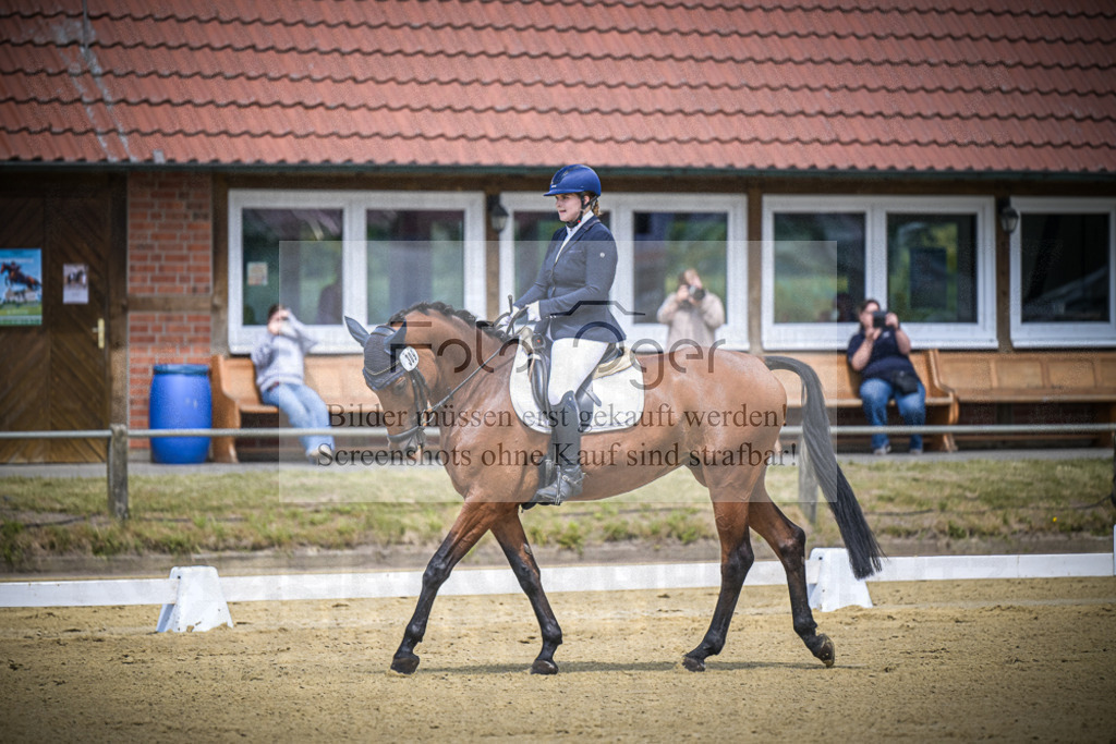 DOS_3873 | Entdecke hochwertige Reitturnierfotos von Foto Oger. Professionell, emotional und authentisch – jetzt Lieblingsmomente im Shop bestellen.Deutschlandweite Turnierfotografie. - Realisiert mit Pictrs.com