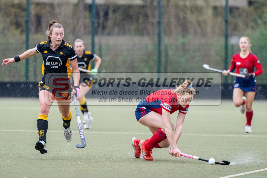 HK_20230401_106650 | 1. Bundesliga Damen Düsseldorfer HC - Harvestehuder THC  am 1.4.2023 DHC Düsseldorf, Düsseldorf , Kiefer Katharina ( Harvestehuder THC #33 )