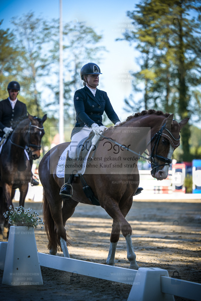 DOS_4142 | Entdecke hochwertige Reitturnierfotos von Foto Oger. Professionell, emotional und authentisch – jetzt Lieblingsmomente im Shop bestellen. - Realisiert mit Pictrs.com