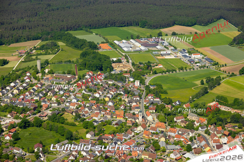 Das Luftbild zeigt  Pyrbaum - Die Luftaufnahme wurde 2023 vom UL-Flugzeug aus erstellt ( keine Drohne ) - Hochauflösende Luftaufnahme - Für grossformatige Ausdrucke geeignet. Die Geschenkidee !Mit Lizenz und Bildrechte bestellbar