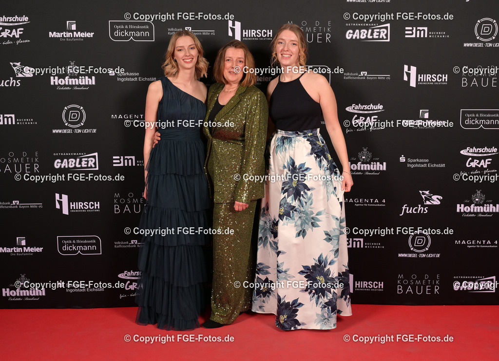 20240128-fge-fotos-0466 | Hofball der FGE am 28.01.2024 im Alten Stadttheater in Eichstätt. - Realisiert mit Pictrs.com