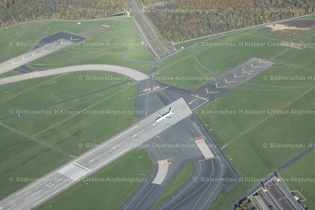 luftbild-duesseldorf-airport-23l-8735 | Luftbildfotografie Hermann Klöpper - Realisiert mit Pictrs.com