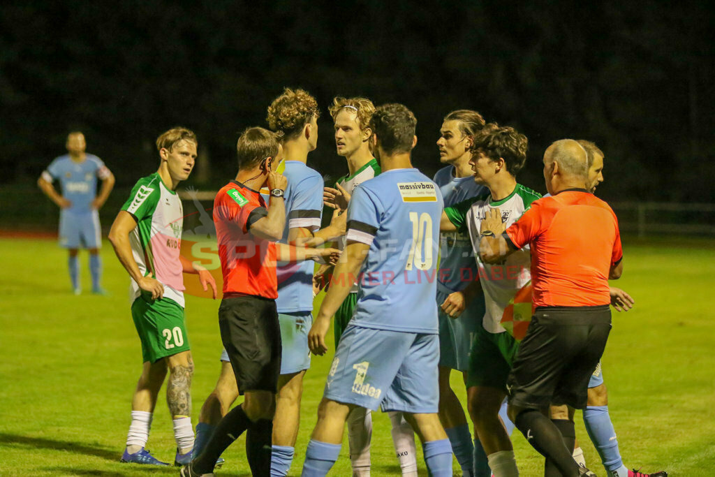 VST Völkermarkt - SVG Bleiburg 2-2, Kärntner Liga 2. Runde | Dominik Peketz (SVG Bleiburg #10) Mario Kuester (VST Völkermark #11) Raphael Kulterer (VST Völkermark #20) Miha Vidmar (SVG Bleiburg #16) VST Völkermarkt - SVG Bleiburg 2-2 am 08.08.2023 in Völkermarkt
(Lilienberg Arena), Austria, (Photo by Ernst Krawagner sport-fan.at) - Realisiert mit Pictrs.com