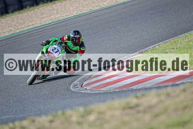 spof0584 | Professionelle Fotos von Sportveranstaltungen, aber auch Hochzeiten und anderen Events. - Realisiert mit Pictrs.com