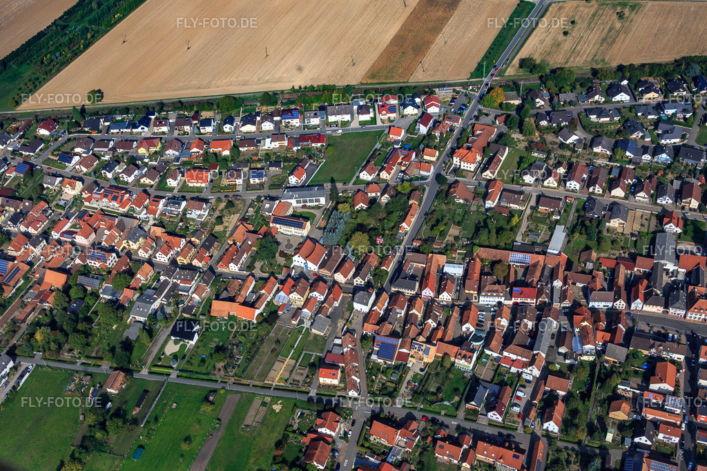 Speyerer Straße x Vollmersweilerer Straße | Luftbild: Speyerer Straße x Vollmersweilerer Straße im Ortsteil Schaidt in Wörth im Bundesland Rheinland-Pfalz in Deutschland. Foto: IMG_084522.jpg vom 03.10.2015 durch Werner Riehm/FLY-FOTO.de - Realisiert mit Pictrs.com
